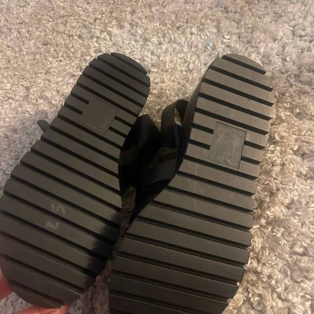 Soda fisherman woman’s platform sandals size 7 never worn